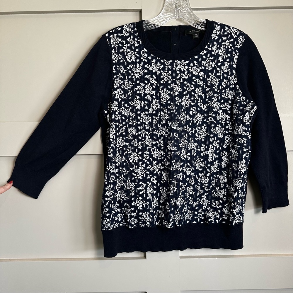 Ann Taylor Navy White Floral Pull Over Sweater Eyelets Dressy Lightweight